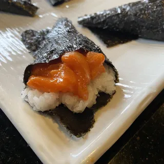 HR13 Spicy Salmon Hand Roll 1pc
