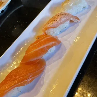 Sushi Seared Salmon 1pc