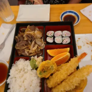 Bento box with yakiniku