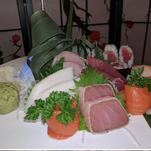 food, sushi, sashimi, sushi and sashimi