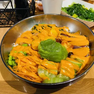 Poke bowl with peppered salmon, spicy Mayo