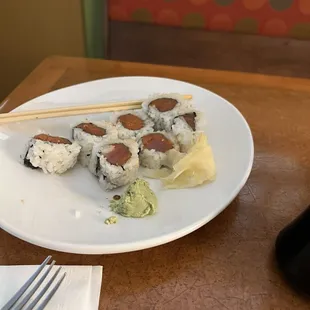 Spicy tuna roll - didn&apos;t taste good and did not match description of menu