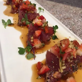 Black Pepper Tuna Tataki