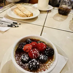 Crème Brûlée and on the far side you can see the biscotti