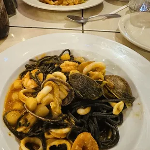 Black spaghetti with seafood