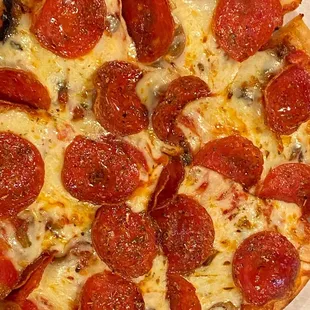 Yummmy Pepperoni and Mushrooms pizza