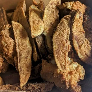 Fried chicken and jojos.
