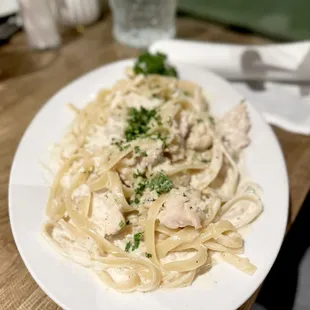 Fettuccine Alfredo with chicken