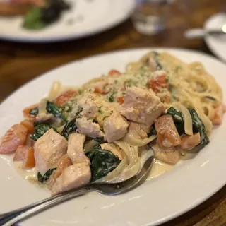 Fresh Salmon Florentine