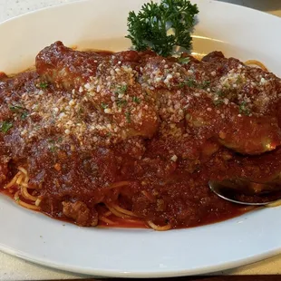 Spaghetti with Italian sausage, a classic.  Great bolognese sauce.