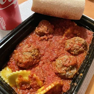 Dreamy (cheese- or meat) Ravioli Meatballs with Meat Sauce