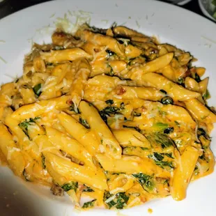 Penne w/ sausage &amp; greens alla Vodka
