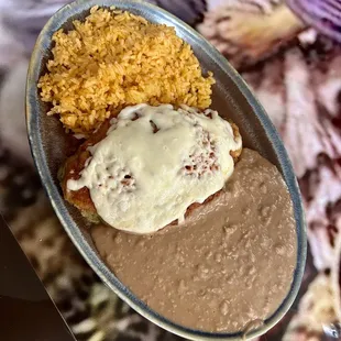 Chile relleno with cheese