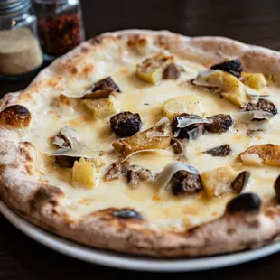 Pizza Boscaiola, 
Touch of Mountains!