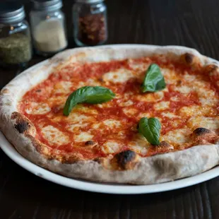 Pizza Margherita,
the Queen of Italian&apos;s Pizzas!

#giottomaestrodellapizza #italianmoodandtaste #pizza #pizzaartesanal #pizzaitaliana