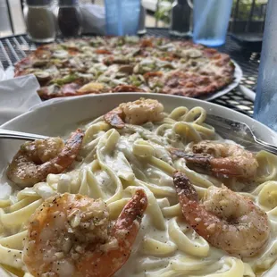 Fettuccine Alfredo &amp; Shrimp Deluxe Pizza