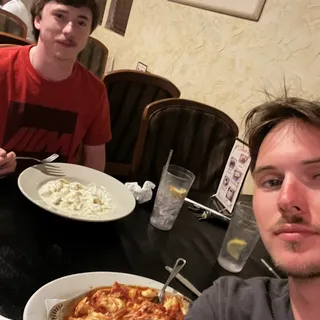 Tortellini Baked Mozzerlla Cheese in Red Tomato Sauce