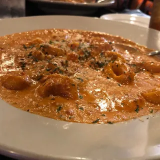 Tortellini Pasta creamy Pink Sauce