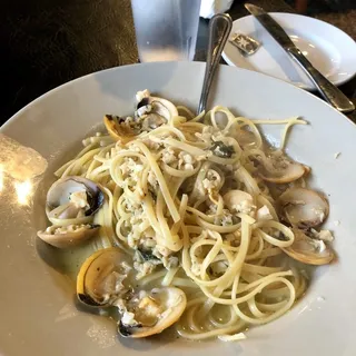 Linguini White Clam Sauce