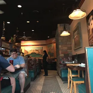 Good ambiance atmosphere, friendly staff, always fresh great food.