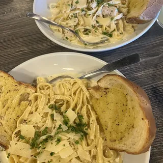 Fettuccine Alfredo