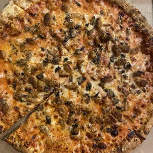 15" sausage and mushroom pie