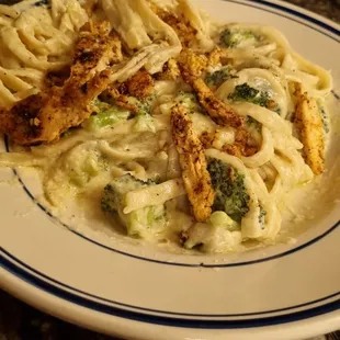 Fettuccine Alfredo added broccoli