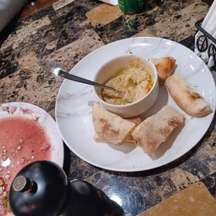 Babaganoush had a strange taste like rancid oil.