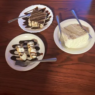 Cannoli, Tiramisu, Italian Cream Cake