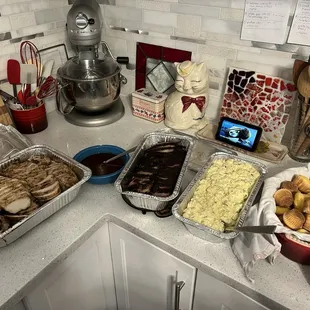 Large Chicken Tips, Small Rib Tips, Potato Salad