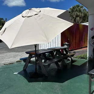 Little area for eating