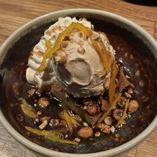 hazelnut praline sundae