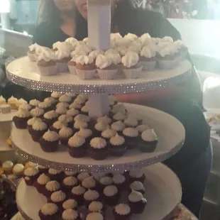 Giggle Cakes Mini Cupcakes