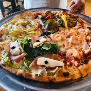 Quattro:  Quattro Pizza (4ways) Parma, Gamberi, Ortolana &amp; Capriciosa