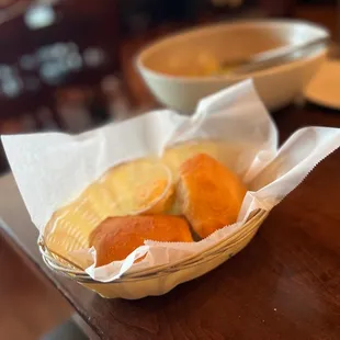 Dinner rolls with sweet butter