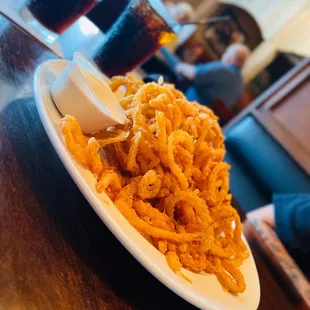 Crispy onion straws
