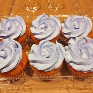 Cherry almond cupcakes