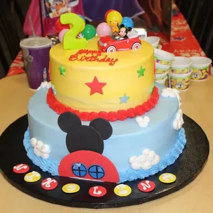 a mickey mouse birthday cake