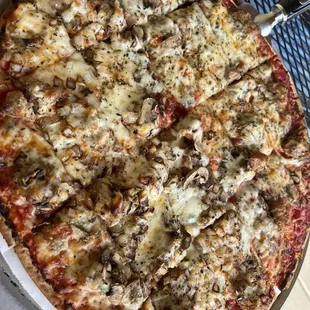 14&quot; Sausage, Fresh Mushroom, and Onion