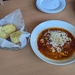 Lasagna and garlic bread