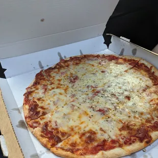 14inch thin crust Canadian bacon, pepperoni and garlic.