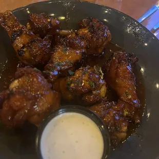 Gizmos wings with Argentina Honey Fried sauce