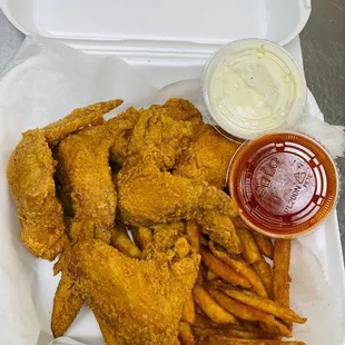 5 Wing combo with Fries and Drink