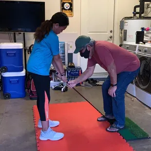 Club fitting and basic grip position