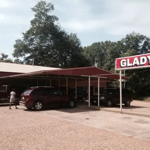 Outside. Gets crowded around 11am.