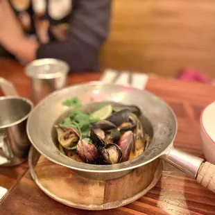 Hoi Mlang Pou (mussels) $15