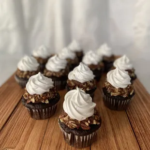 Glam Cakes and Confections