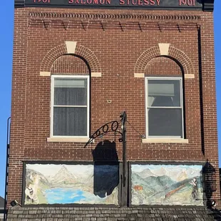 Front facade and the mural