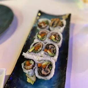 Salmon skin roll