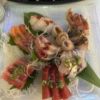 Glass Box Sashimi Dlx